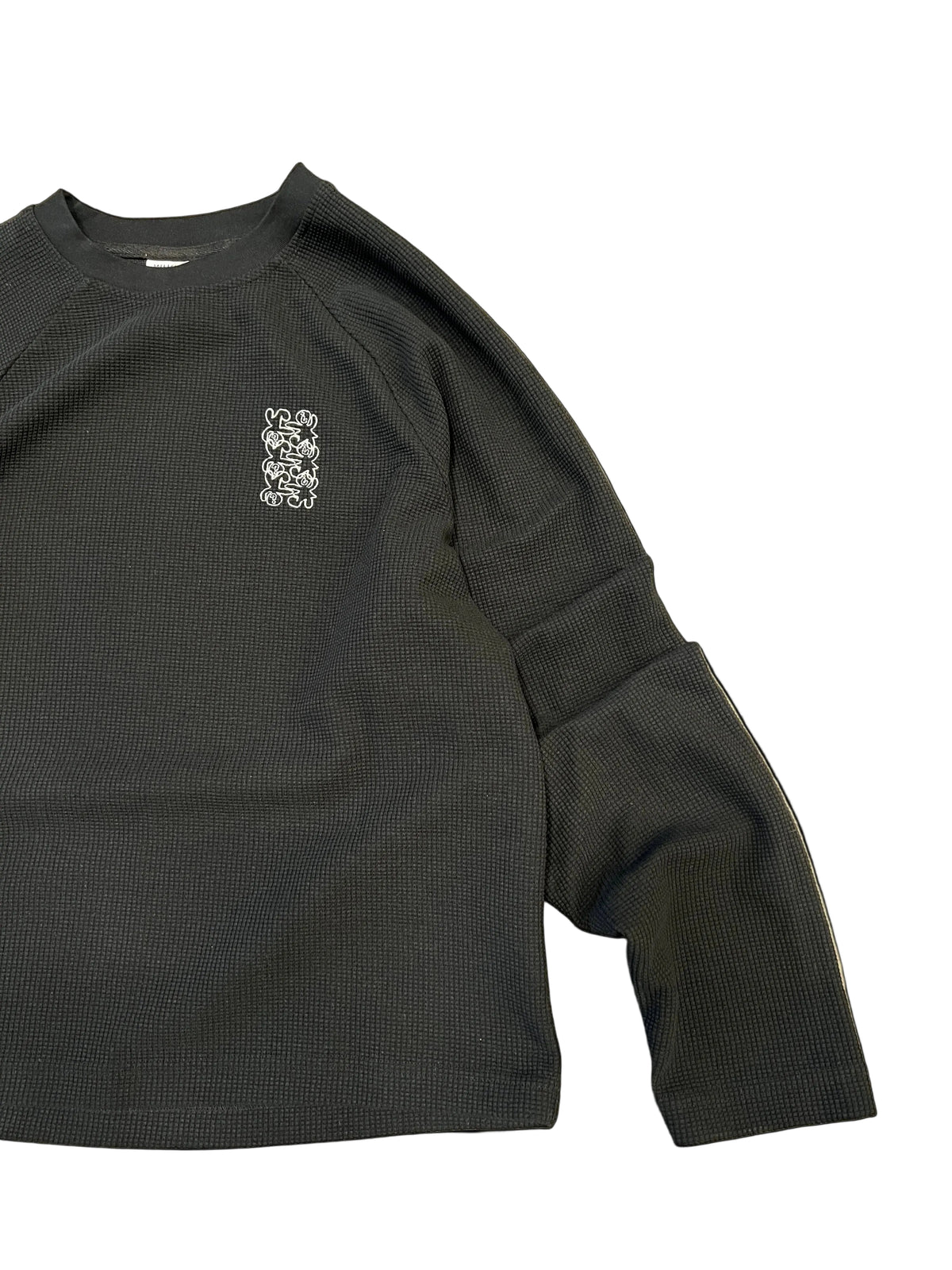 BLACK WAFFLE LONGSLEEVE